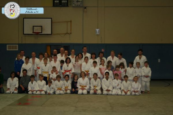 Gruppenfoto vom Kinder‑ und Jugendtraining